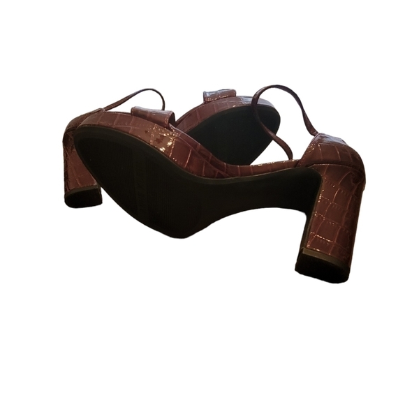 Anne Klein Vaughn Croc Embossed Heels Size 7 1/2 - Picture 9 of 11